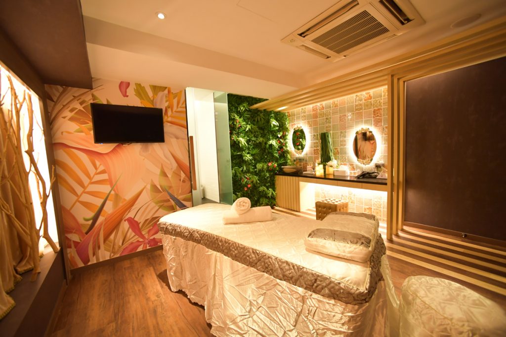 Modern Beauty Salon Facial Treatment Room